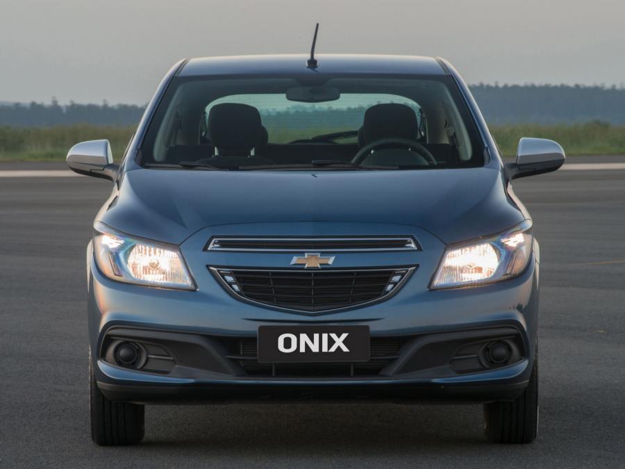 Chevrolet Onix Lollapalooza 2014 года  (фото 3 из 27)